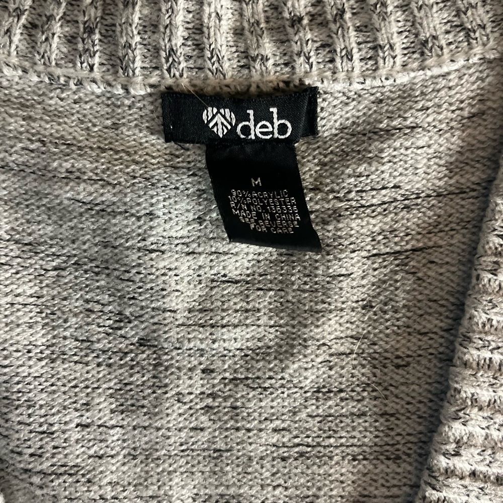 Deb Women's size Med Grey Patterned snowflake Cardigan Sweater - Picture 4 of 8